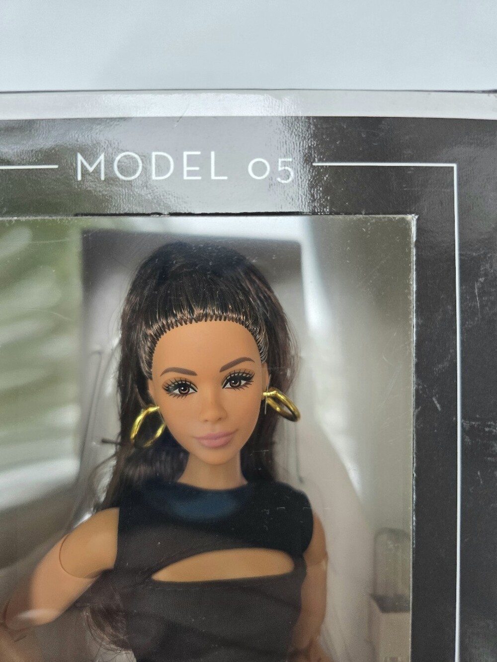 Barbie Basics Doll 5 - Picture 4 of 14
